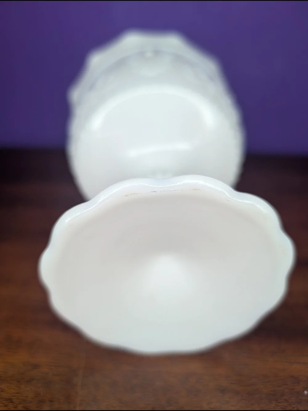 Vintage Indiana Milk Glass Pedestal Compote Floral Medallion Daisy Flat Edge